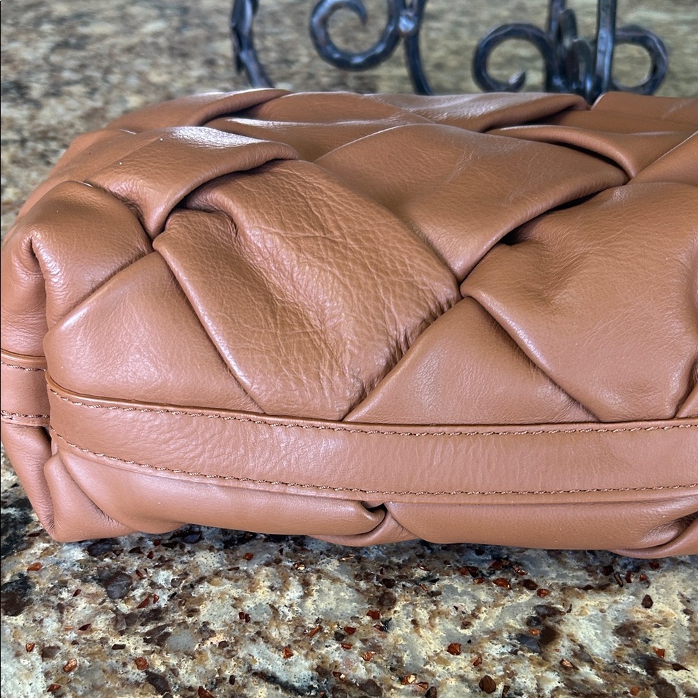 Luxurious Brown Leather Satchel - Picture 8 of 11